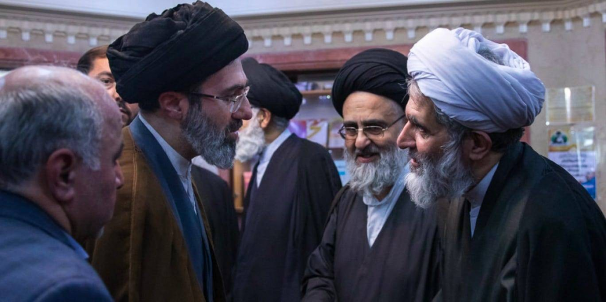 جديد المرشد قديمه: أولوية للتشدد والحرس