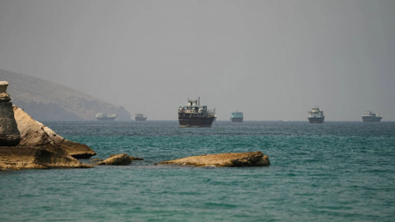 مضيق ازدواجية المعايير