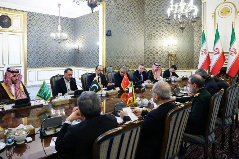 طهران... حين تسبق الدبلوماسية صوت المدافع