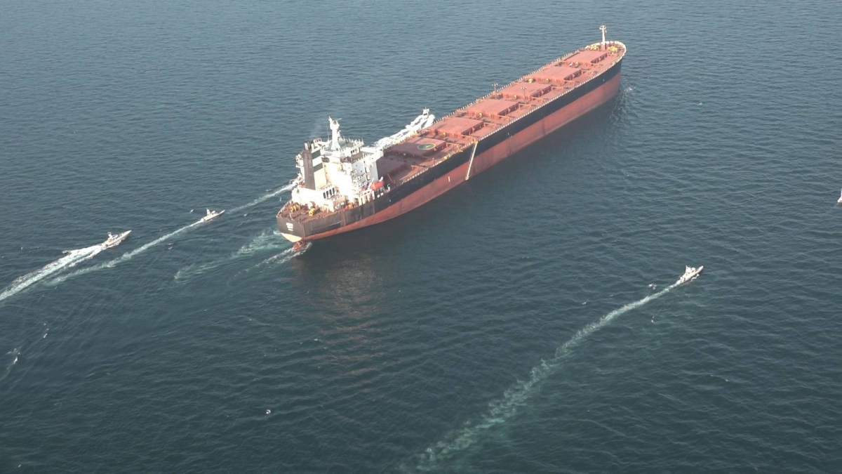 عض الأصابع بين إيران وأميركا.. من يتألم أولاً؟