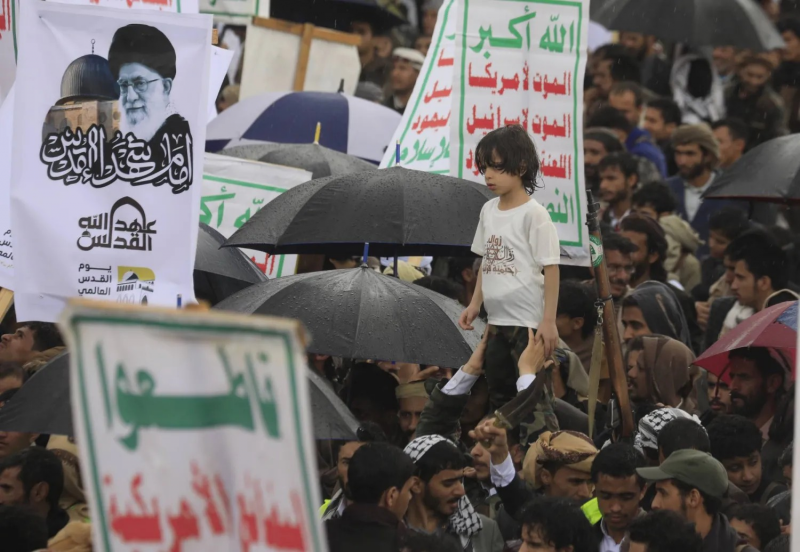 لماذا يدافعون عن إيران؟