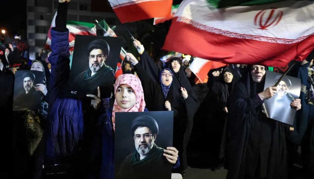 إيران الداخل: أي تغيير جوهري… وأي القيادات؟