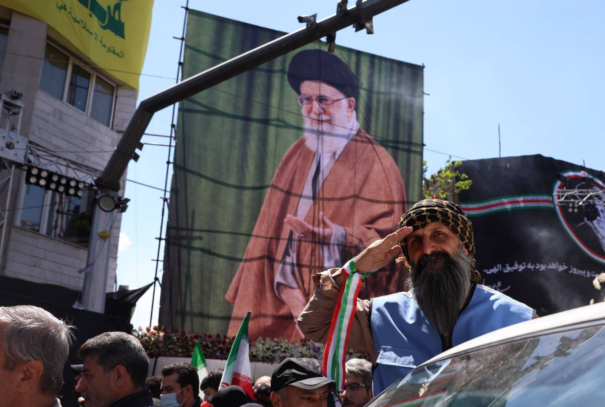 الذين يريدون تغيير النظام