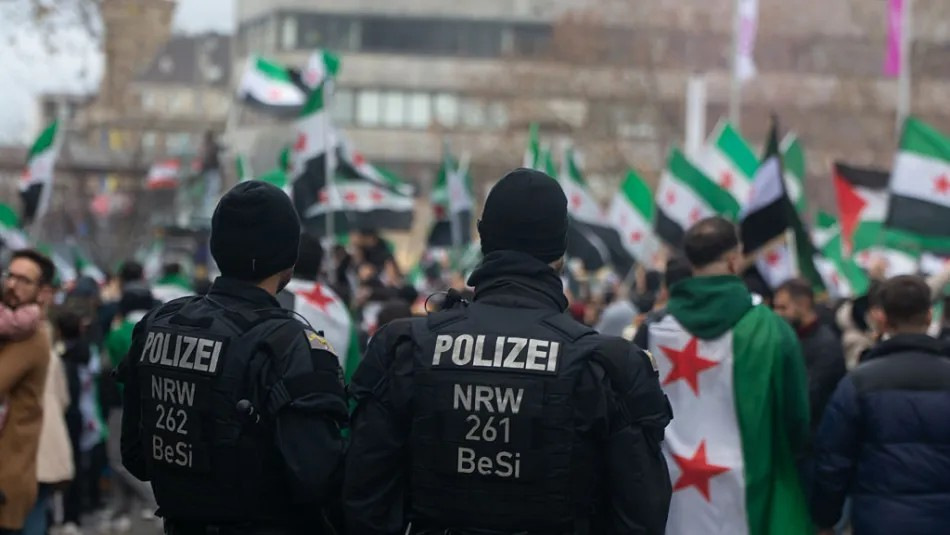 من منصة صواريخ إيرانية إلى صمام أمان عربي