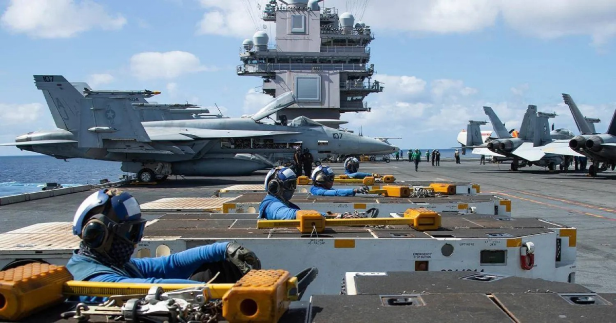 أمريكا وإيران.. ودبلوماسية البوارج